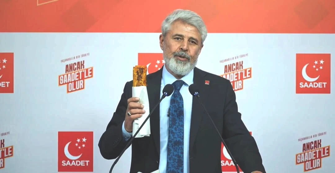 Kürsüye elinde tavuk dürümle çıktı! Enflasyon verilerinden sonra dürümflasyon hesabı gündem oldu: "Tam 66 adet eksilmiş" 3